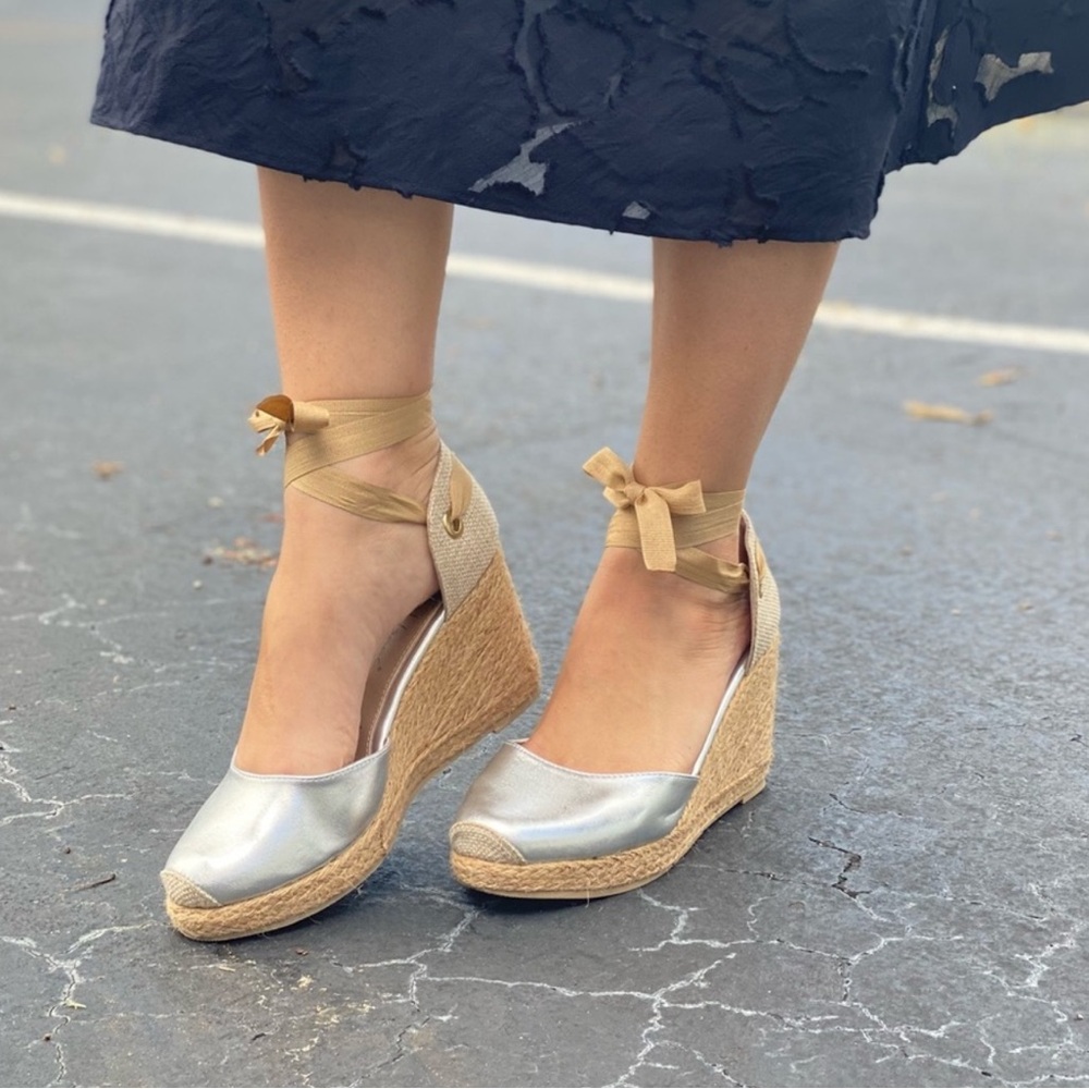 BRAND NEW David Isaac Silver Wedge Espadrilles